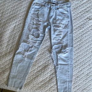 Mossimo boyfriend crop destroied jeans